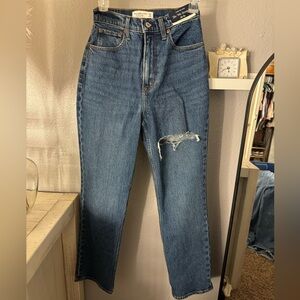 ABERCROMBIE JEANS- The 90s Straight Jean NWT